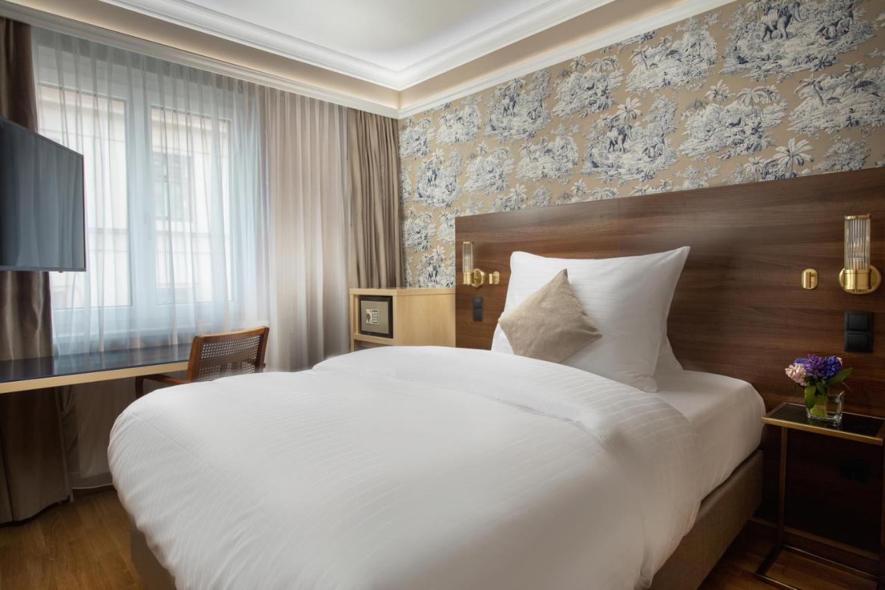 Cozy Queen Single Room,1324382365:JPEG
